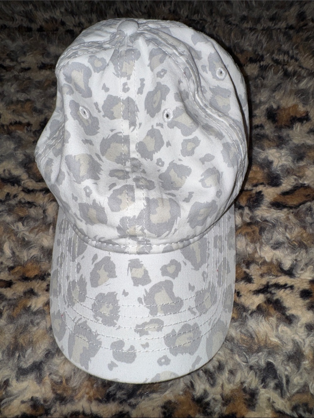 Women's White & Gray Leopard Print Baseball Cap